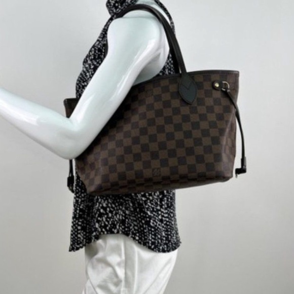 Authentic Louis Vuitton Damier Neverfull PM Tote bag GUC. Serial No. SD5009 - Picture 2 of 16